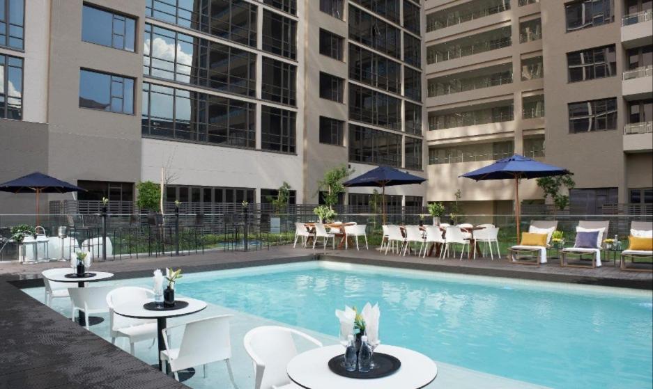 Sandton Apartment 15 West Road South Johannesburg Exterior foto
